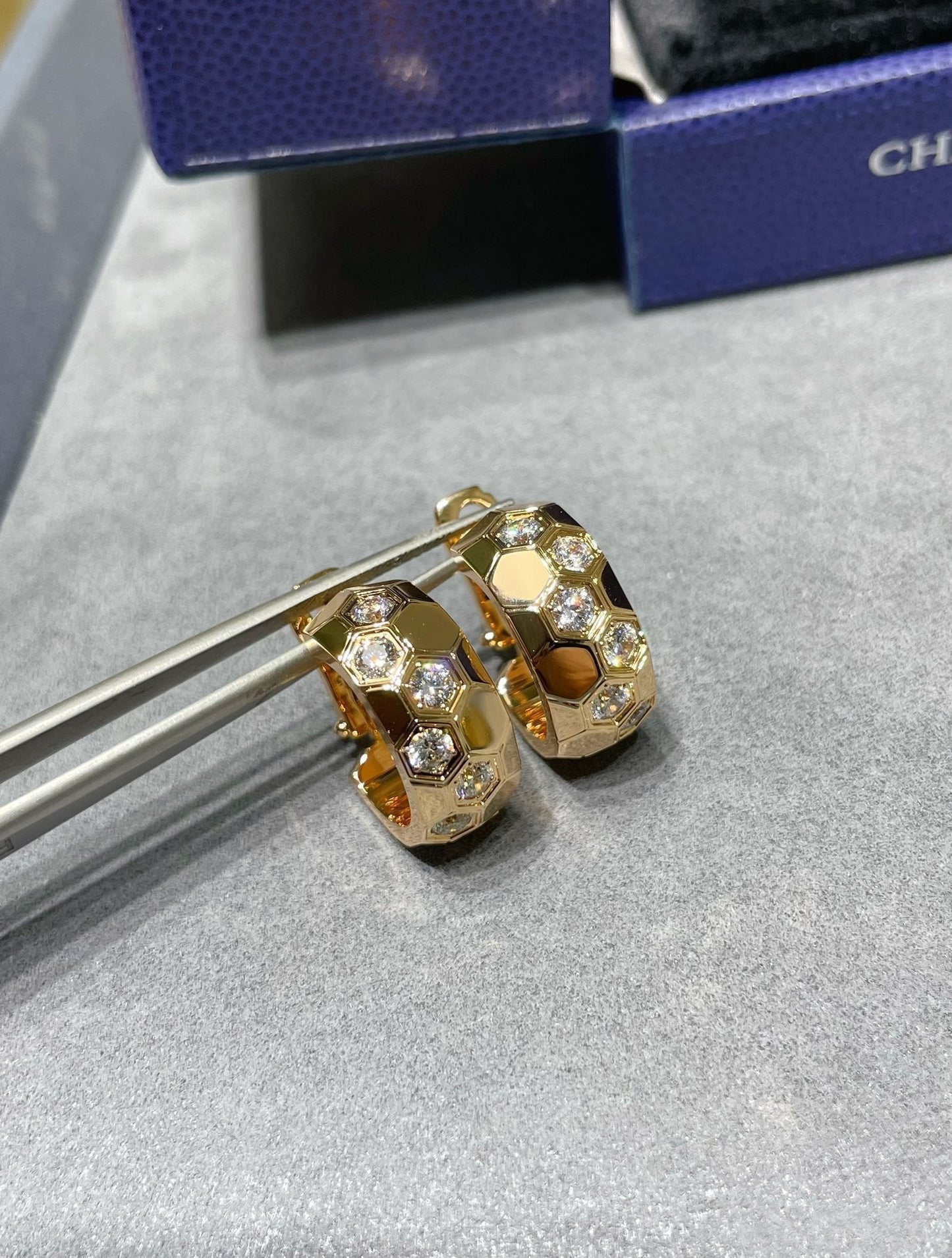 [Leaves]BEE LOVE DIAMOND HOOP EARRINGS