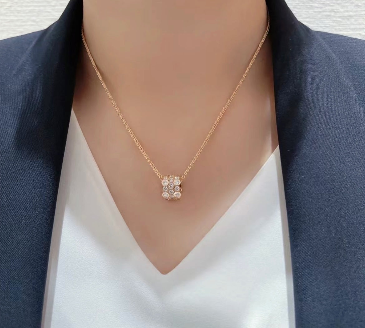 [Leaves]BEE LOVE DIAMOND PAVED 3 ROW NECKLACE
