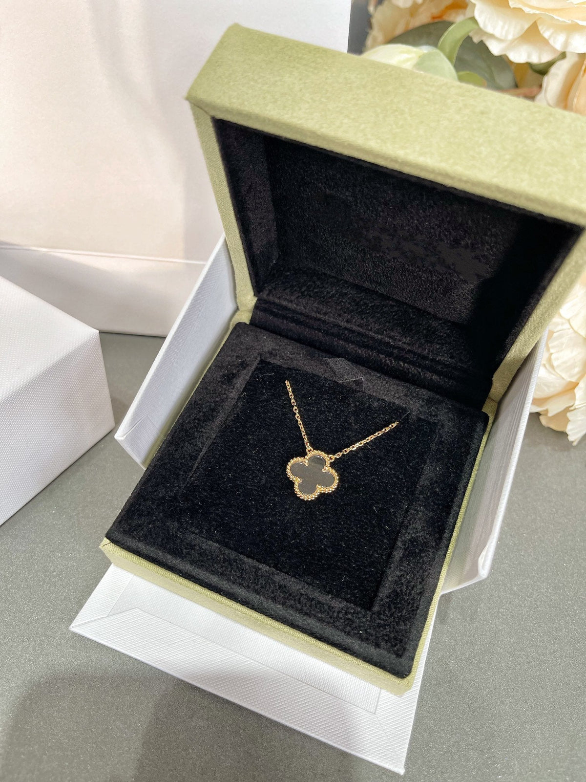 [Leaves]CLOVER ROCK CRYSTAL ROSE GOLD NECKLACE