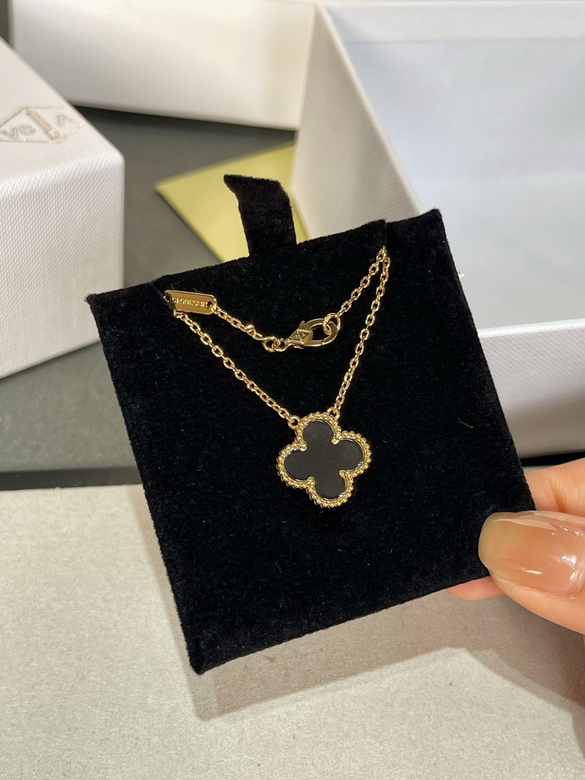 [Leaves]CLOVER ROCK CRYSTAL ROSE GOLD NECKLACE