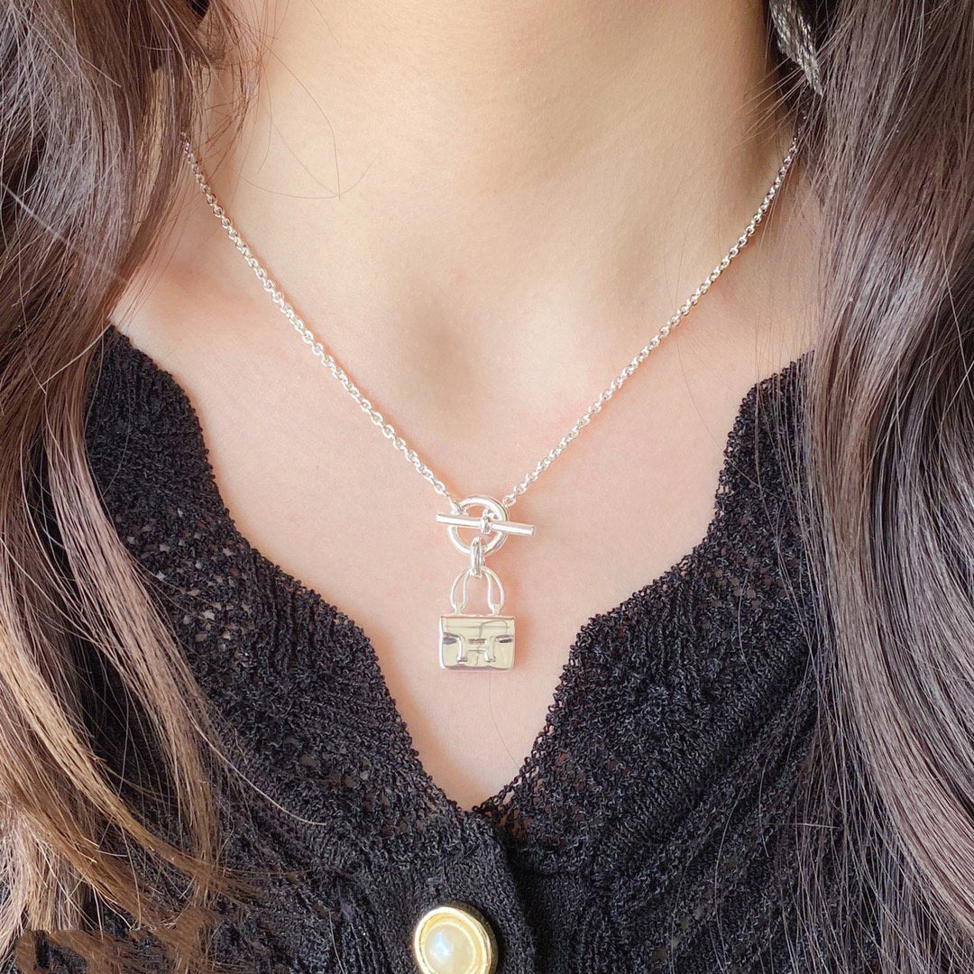 [Leaves]CONSTANCE PEDANT SILVER NECKLACE