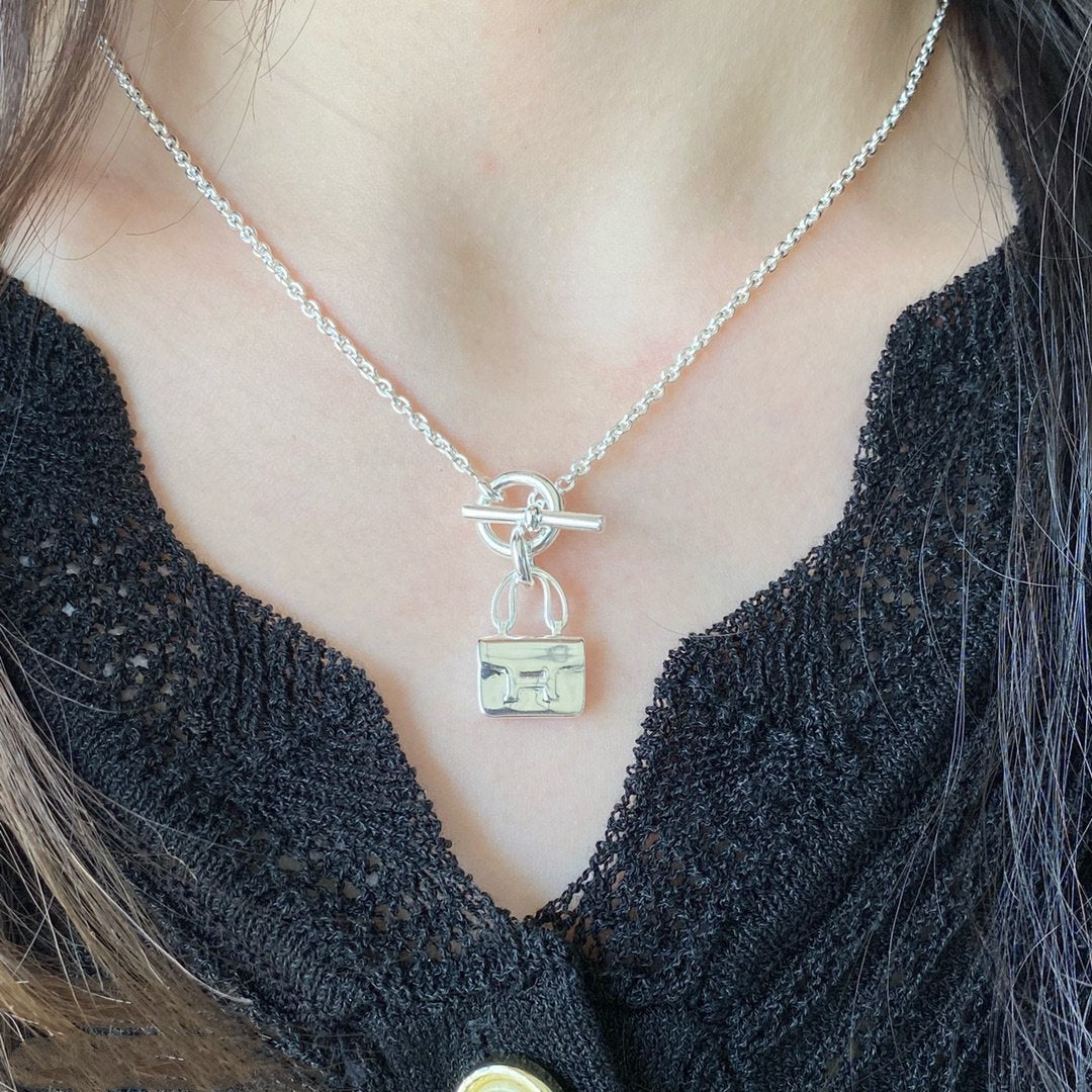 [Leaves]CONSTANCE PEDANT SILVER NECKLACE