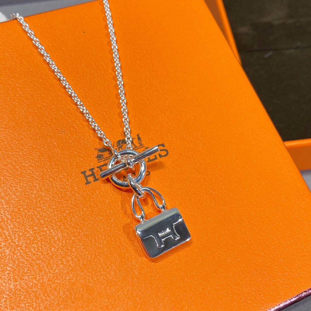 [Leaves]CONSTANCE PEDANT SILVER NECKLACE