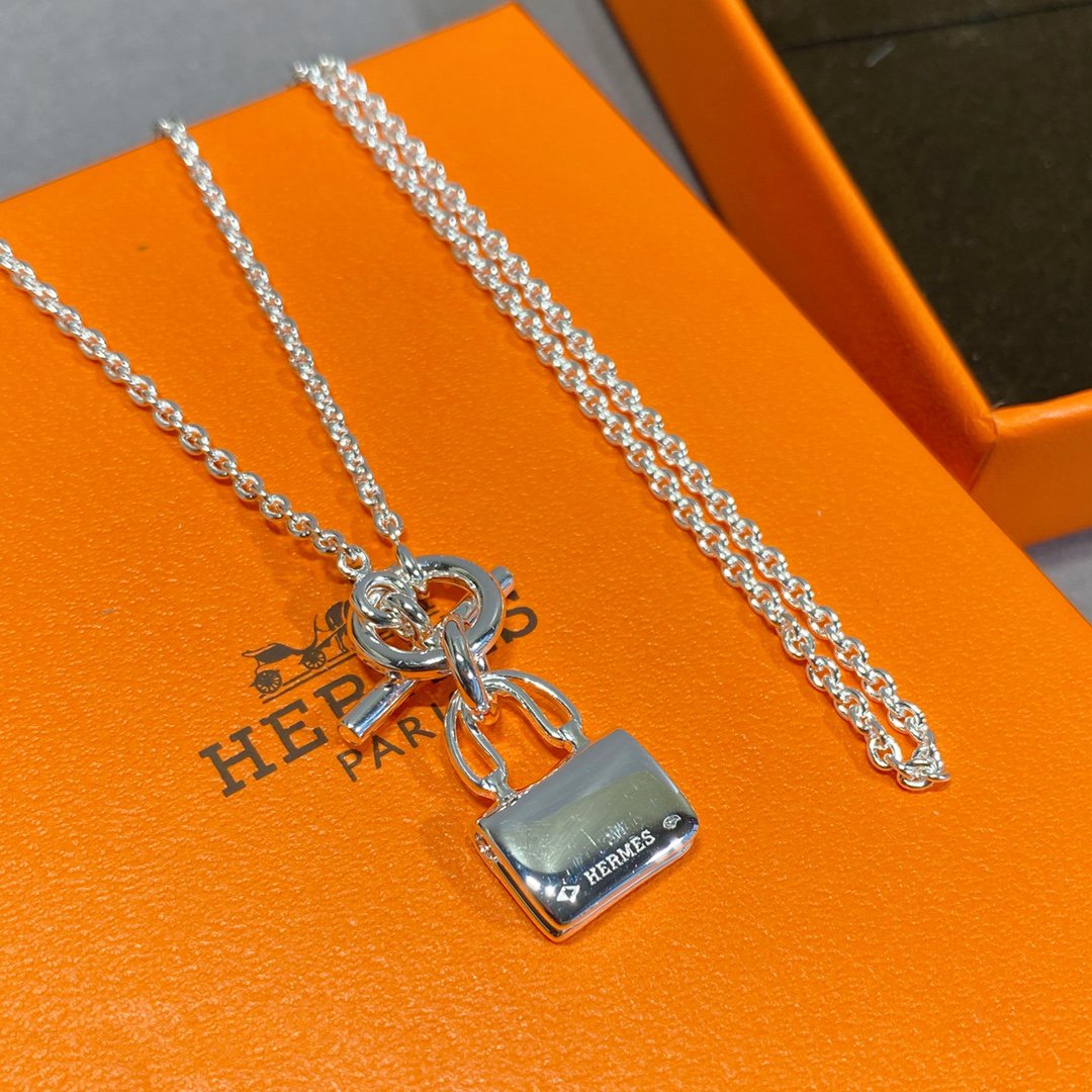 [Leaves]CONSTANCE PEDANT SILVER NECKLACE