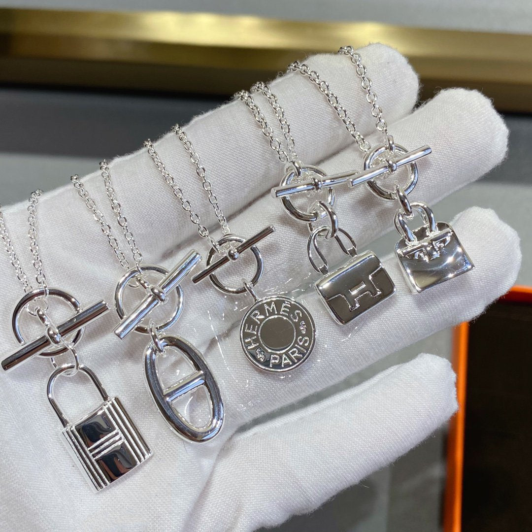 [Leaves]CONSTANCE PEDANT SILVER NECKLACE