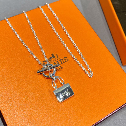 [Leaves]CONSTANCE PEDANT SILVER NECKLACE