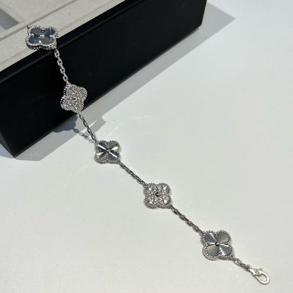 [Leaves]LUCKY CLOVER 5-MOTIF BRACELET - LASER COLLECTION