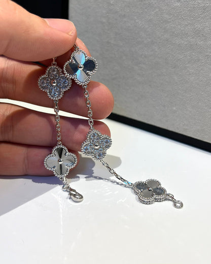 [Leaves]LUCKY CLOVER 5-MOTIF BRACELET - LASER COLLECTION