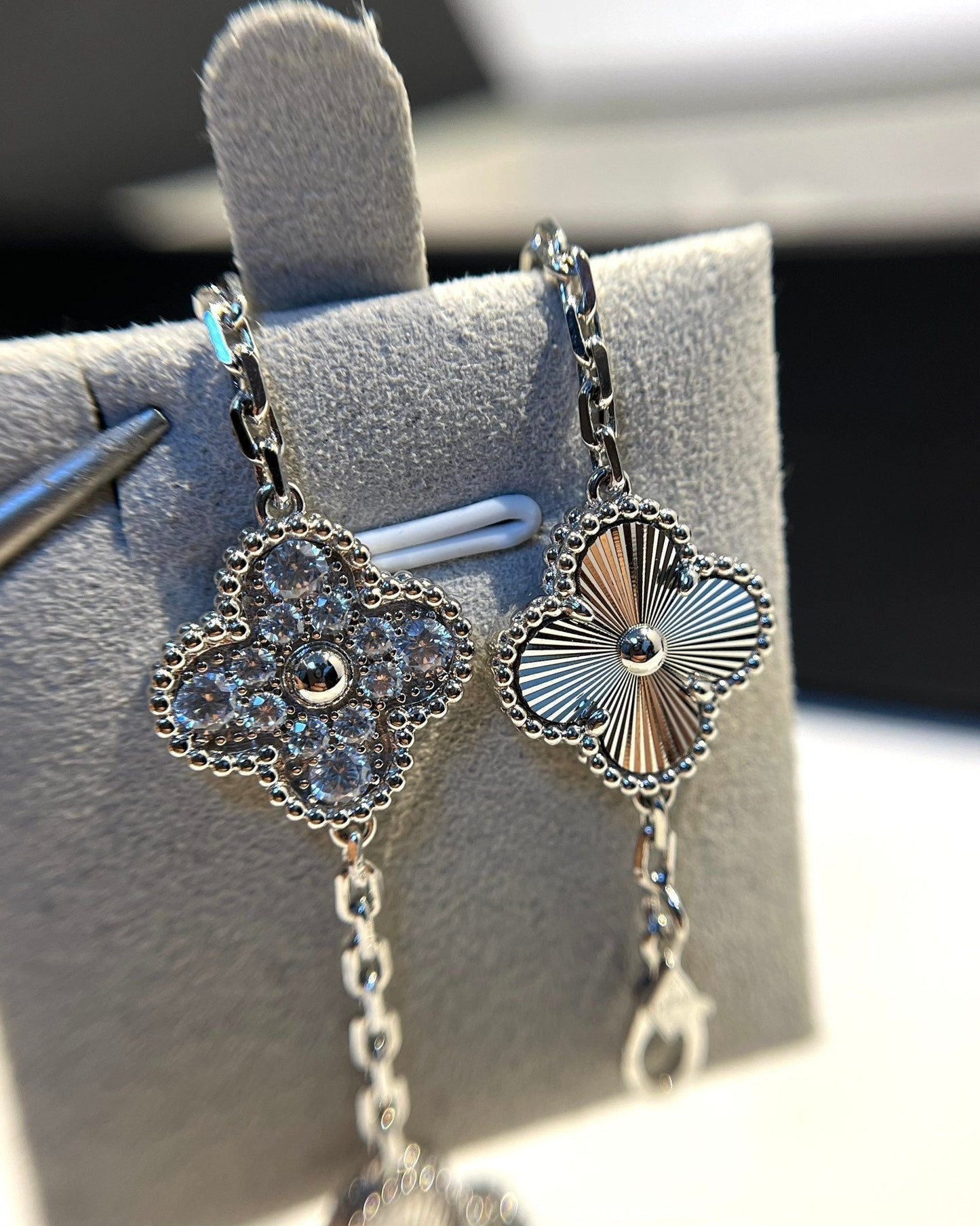 [Leaves]LUCKY CLOVER 5-MOTIF BRACELET - LASER COLLECTION