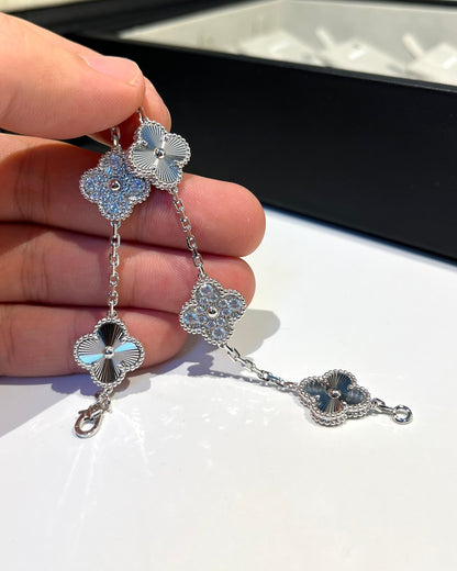 [Leaves]LUCKY CLOVER 5-MOTIF BRACELET - LASER COLLECTION