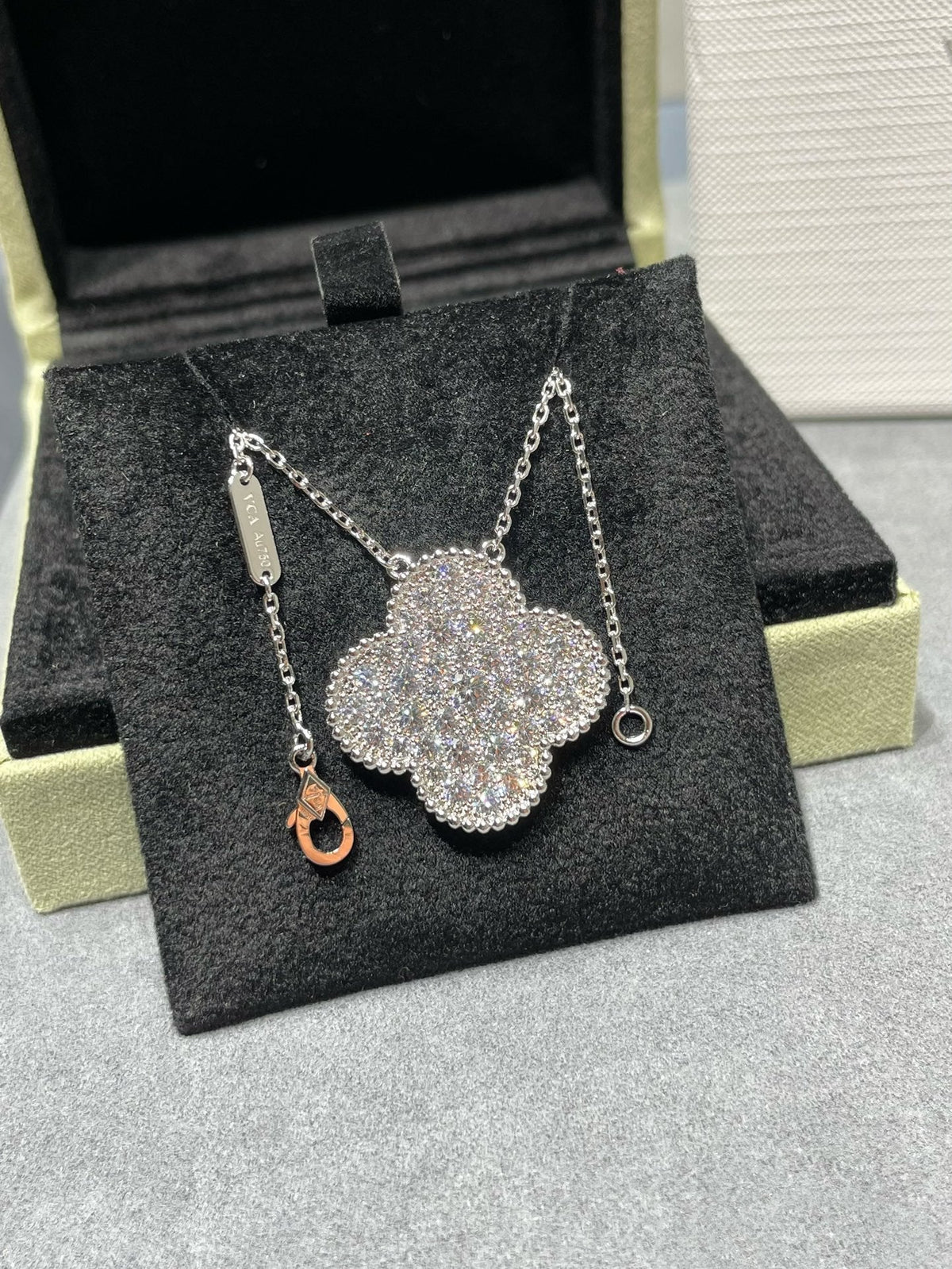 [Leaves]CLOVER 25MM LARGE PENDANT DIAMOND PAVED SILVER NECKLACE