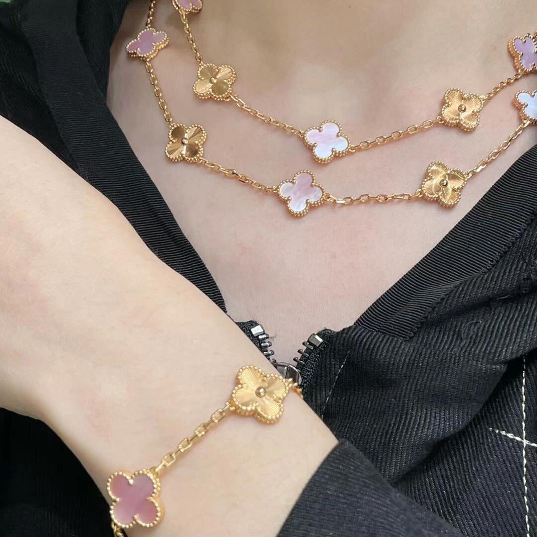 [Leaves]CLOVER 20 MOTIFS LASER PINK MOP NECKLACE