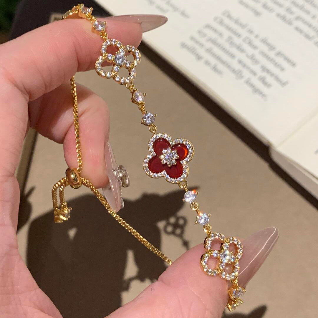 [Leaves]CLOVER 5 MOTIF PINK BLUE RED WHITE BRACELET