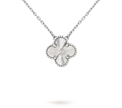 [Leaves]LIMITED EDITION CHRISTMAS CLOVER FLOWER NECKLACE - 15MM ANNUAL COLLECTIBLE PENDANT