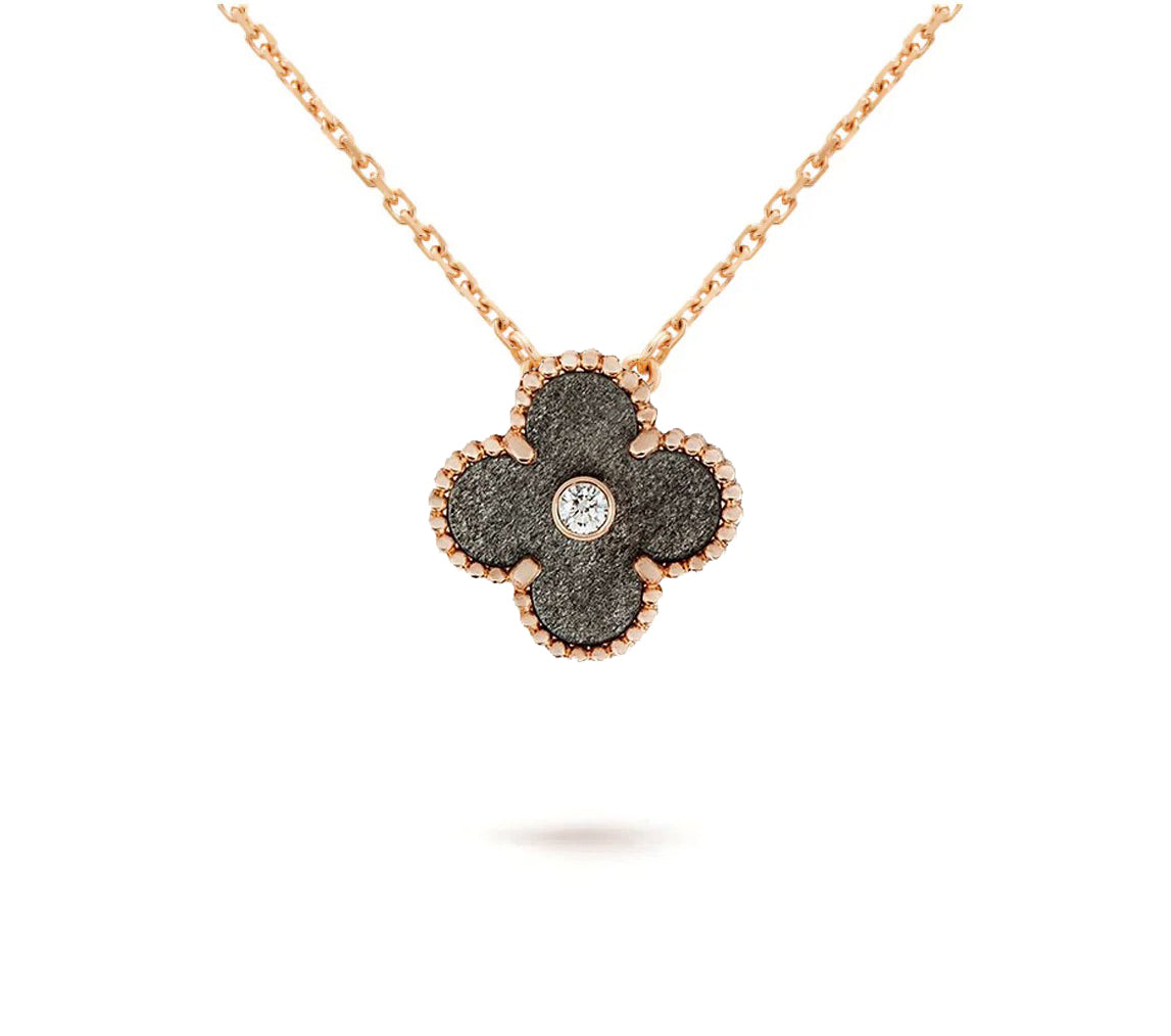 [Leaves]LIMITED EDITION CHRISTMAS CLOVER FLOWER NECKLACE - 15MM ANNUAL COLLECTIBLE PENDANT