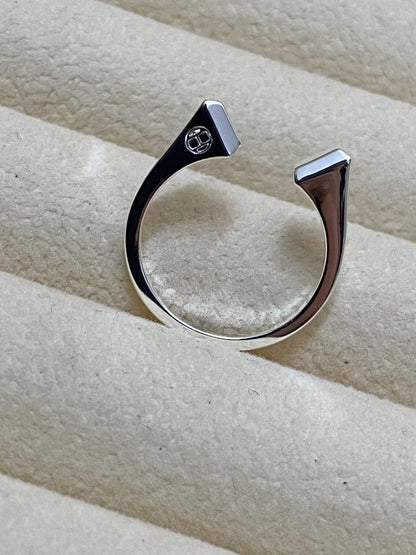[Leaves]THE CONE RIVET RING IS OPEN AND ONE SIZE FITS ALL