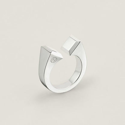 [Leaves]THE CONE RIVET RING IS OPEN AND ONE SIZE FITS ALL
