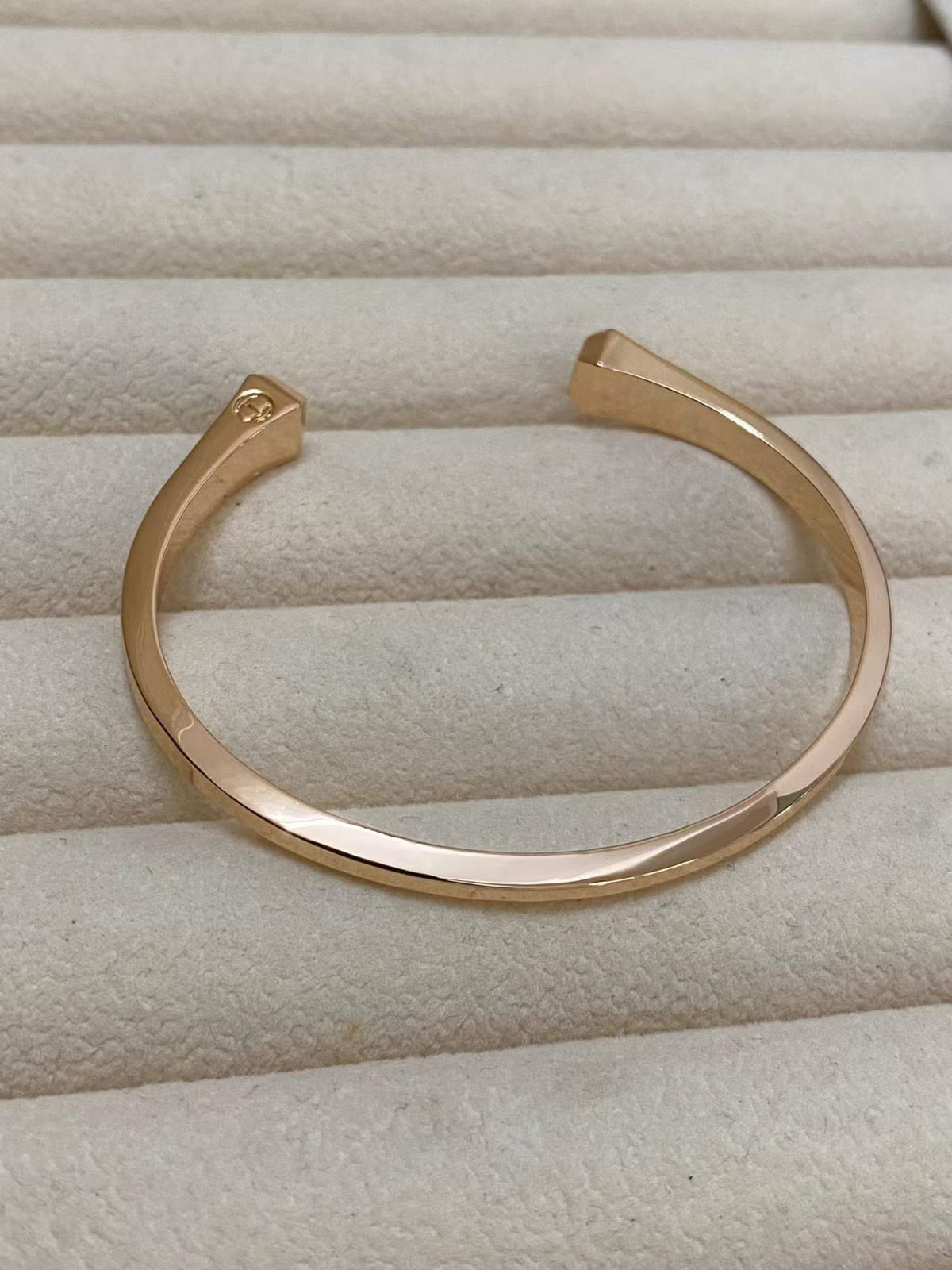 [Leaves]CLOU DE FORGE SQUARE CONE STUDS OPEN CUFF ONE SIZE