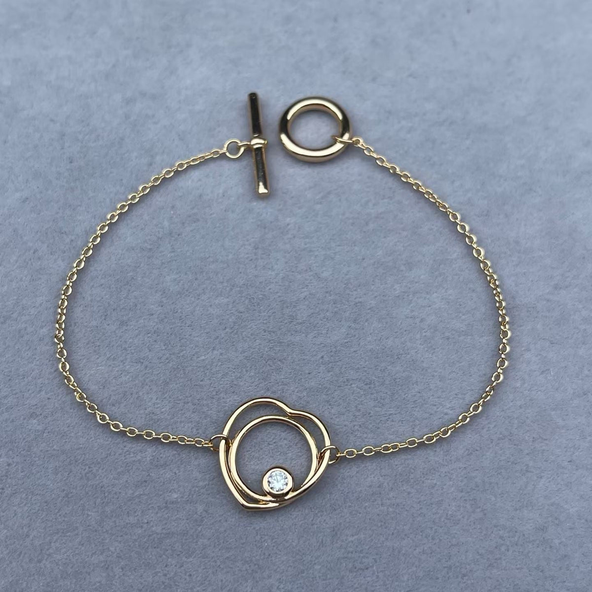 [Leaves]HOLLOW HEART SINGLE DIAMOND BRACELET