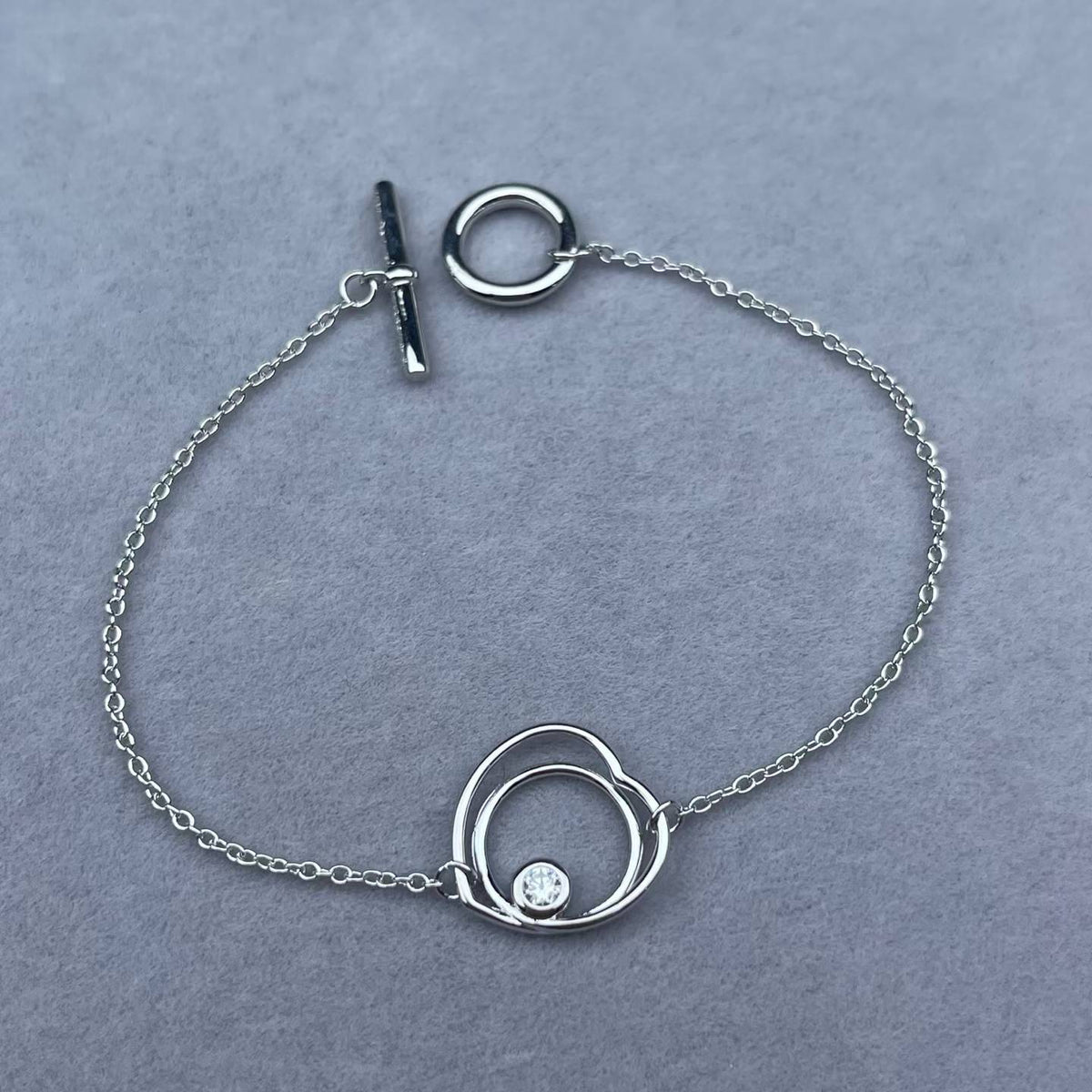 [Leaves]HOLLOW HEART SINGLE DIAMOND BRACELET