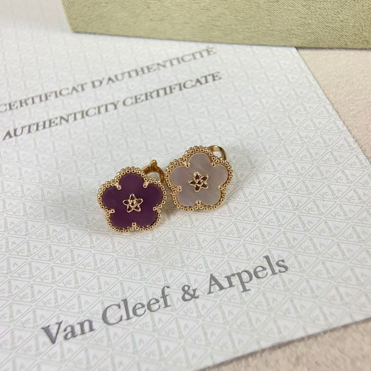 [Leaves]NEW PURPLE PLUM FRAGRANCE PLUM BLOSSOM GOLD EARRINGS