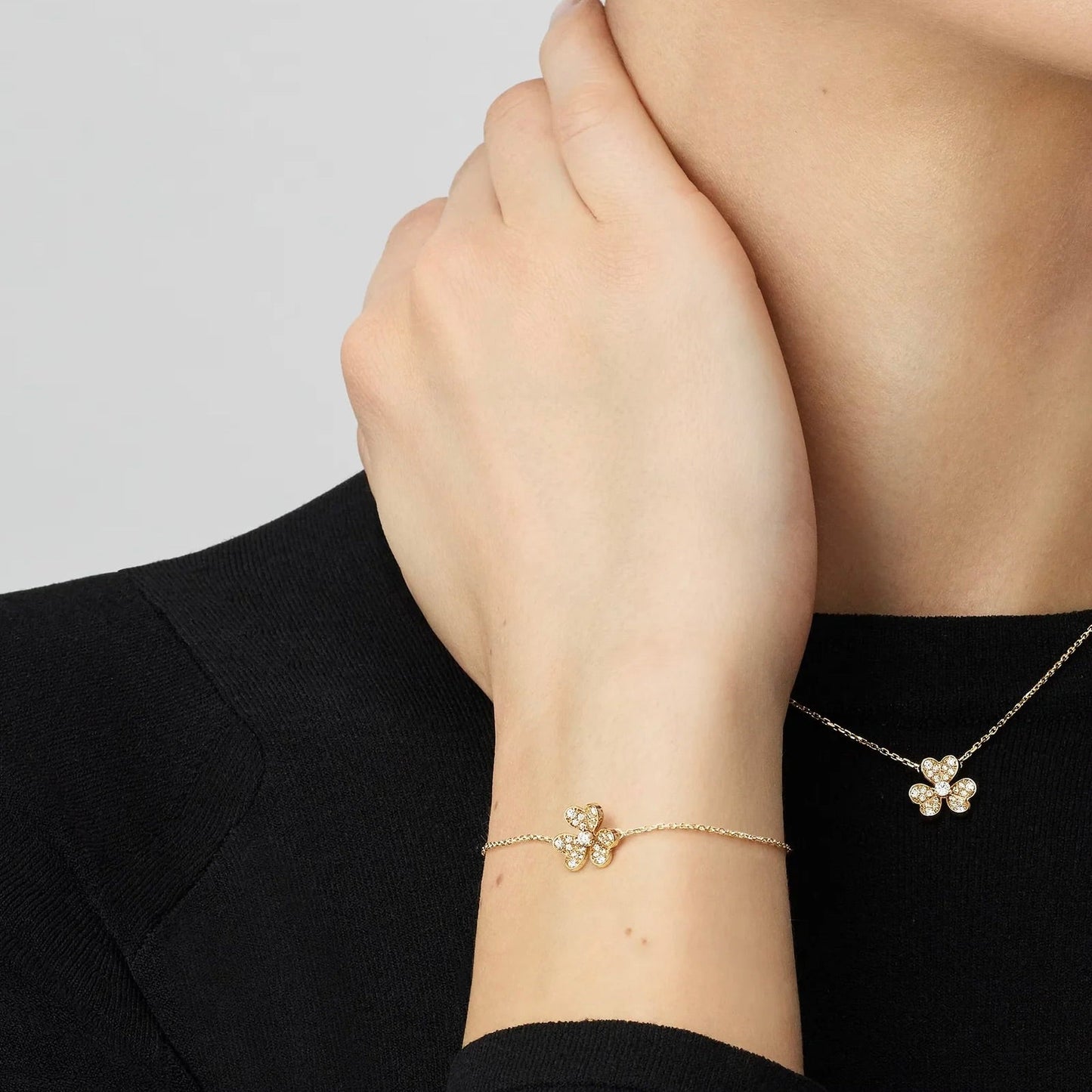 [Leaves]LUMINOUS BLOSSOM SINGLE-MOTIF CHARM BRACELET