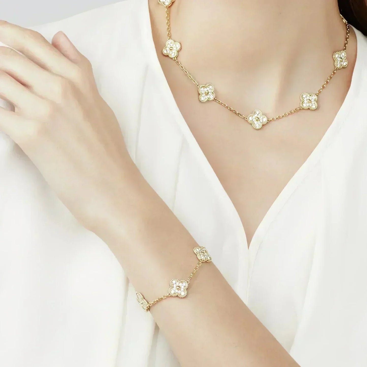 [Leaves]LUCKY CLOVER 5-MOTIF BRACELET - FULL-DIAMOND