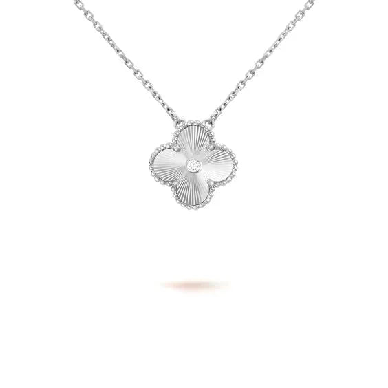 [Leaves]CLOVER  15MM DIAMOND LASER NECKLACE SILVER