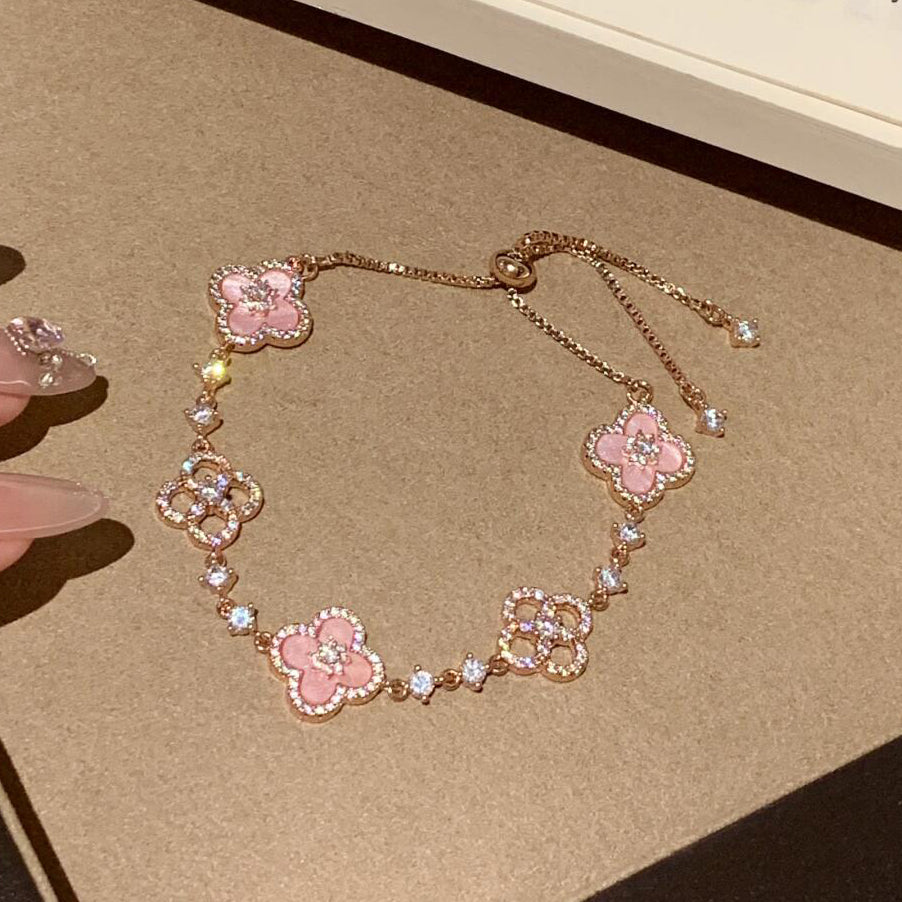 [Leaves]CLOVER 5 MOTIF PINK BLUE RED WHITE BRACELET