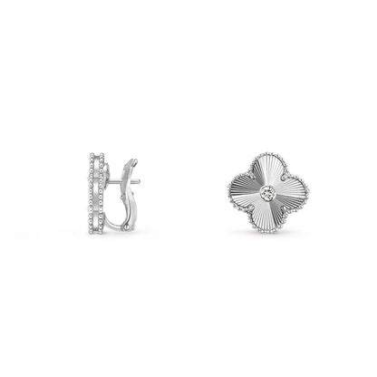 [Leaves]15MM CLOVER FLOWER STUD EARRINGS DIAMOND-WHITE GOLD COLLECTION