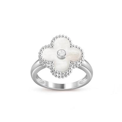 [Leaves]LUCKY CLOVER DIAMOND-ACCENT WHITE GOLD RING COLLECTION