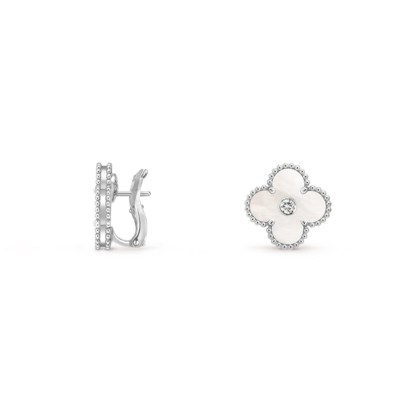 [Leaves]15MM CLOVER FLOWER STUD EARRINGS DIAMOND-WHITE GOLD COLLECTION