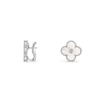 [Leaves]15MM CLOVER FLOWER STUD EARRINGS DIAMOND-WHITE GOLD COLLECTION