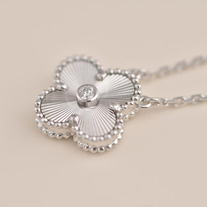 [Leaves]CLOVER  15MM DIAMOND LASER NECKLACE SILVER