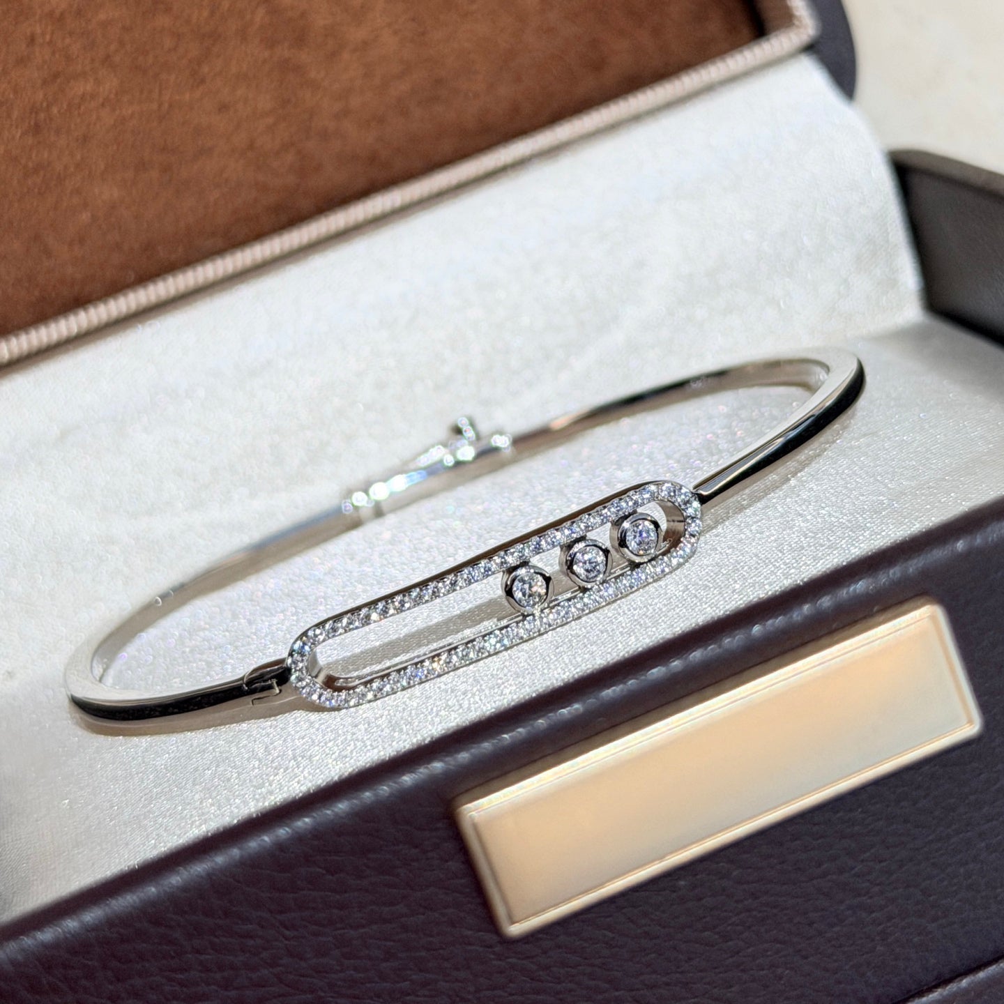 [Leaves]MOVE PAVÉ DIAMOND BANGLE BRACELET M