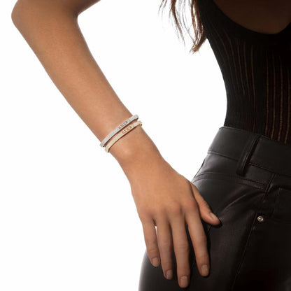 [Leaves]MOVE NOA FULL-PAVÉ DIAMOND BANGLE BRACELET