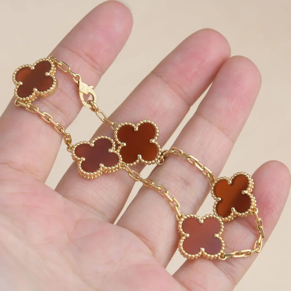 [Leaves]LUCKY CLOVER 5-MOTIF BRACELET - RED CARNELIAN COLLECTION