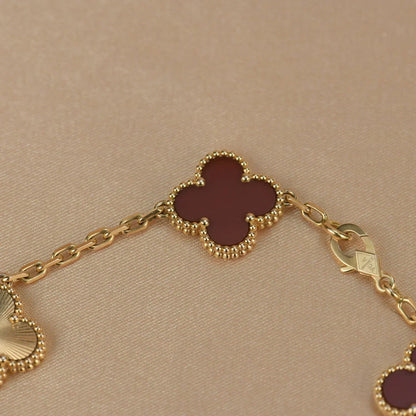 [Leaves]LUCKY CLOVER 5-MOTIF BRACELET - RED CARNELIAN COLLECTION