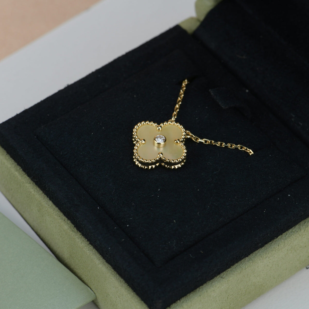 [Leaves]CLOVER 15MM DIAMOND GOLD MOTHER OF PEARL NECKLACE