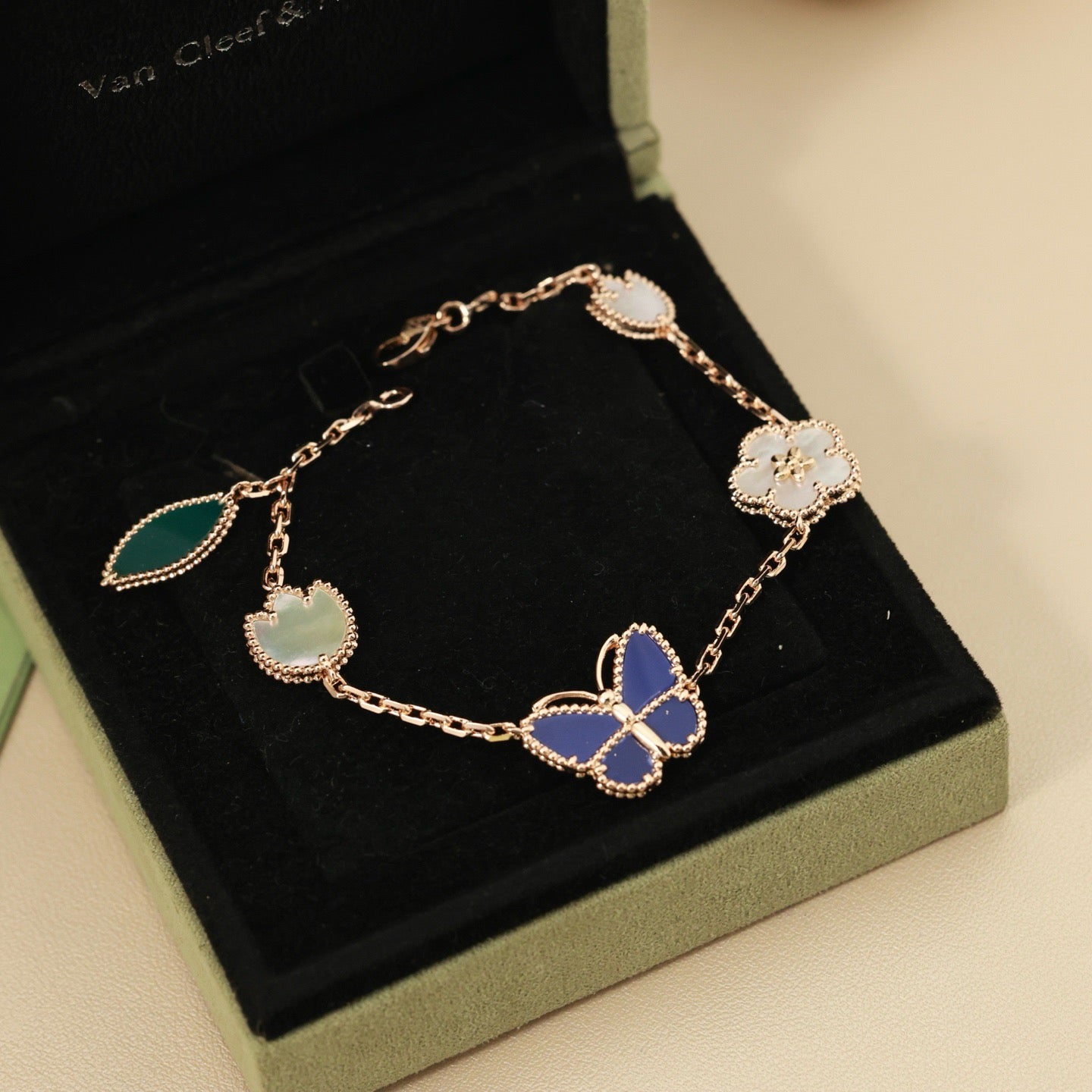 [Leaves]SPRING ENCHANTMENT BUTTERFLY & FLORAL CHARM BRACELET