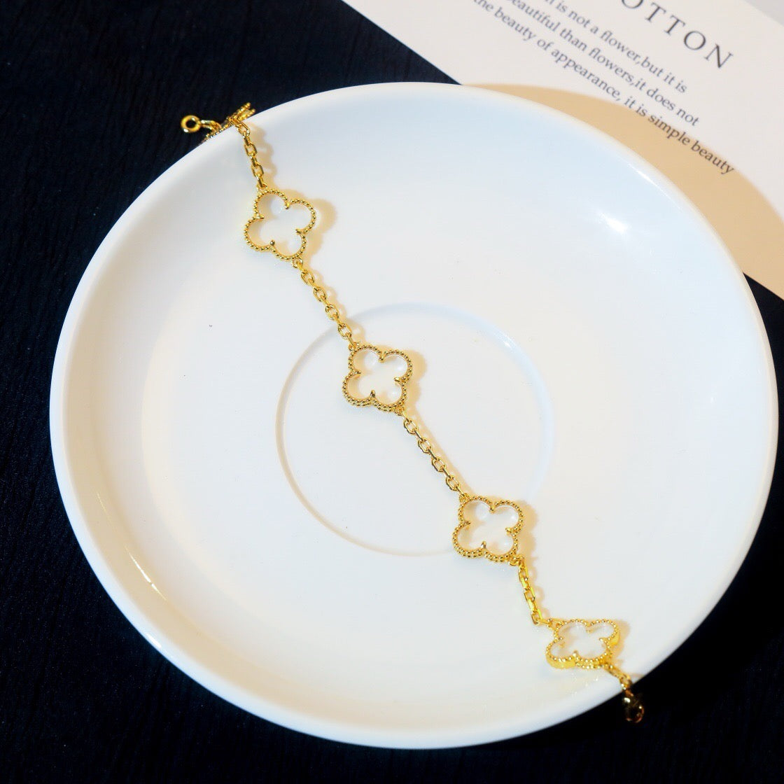 [Leaves]CLOVER 5 MOTIF ROCK CRYSTAL BRACELET
