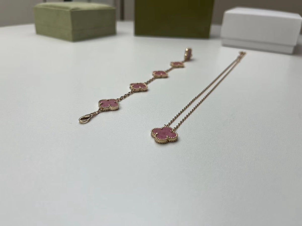 [Leaves]LUCKY CLOVER 5-MOTIF ENAMEL STONE BRACELET