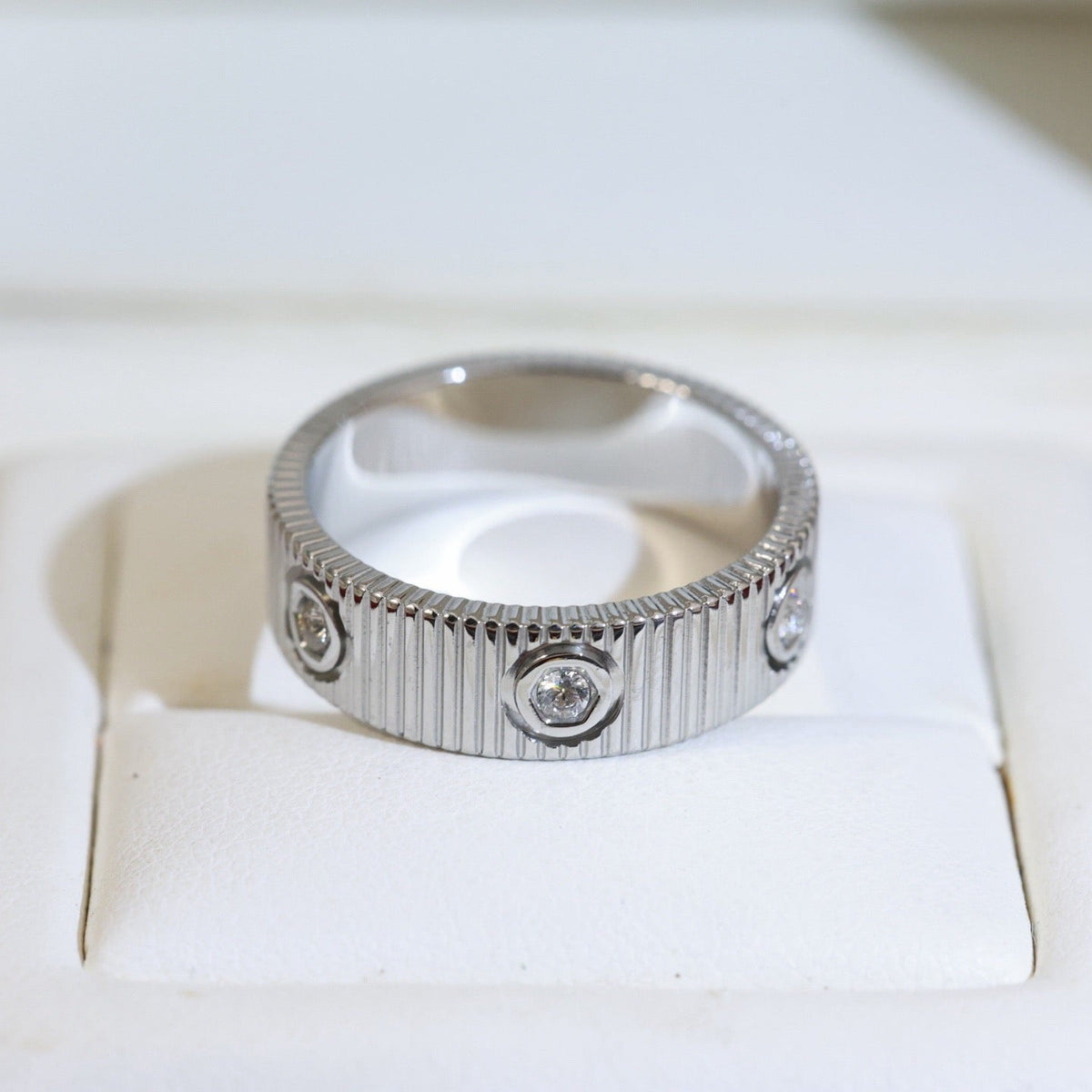 [Leaves]LOVE 6.5MM UNLIMITED RING, 6 DIAMONDS