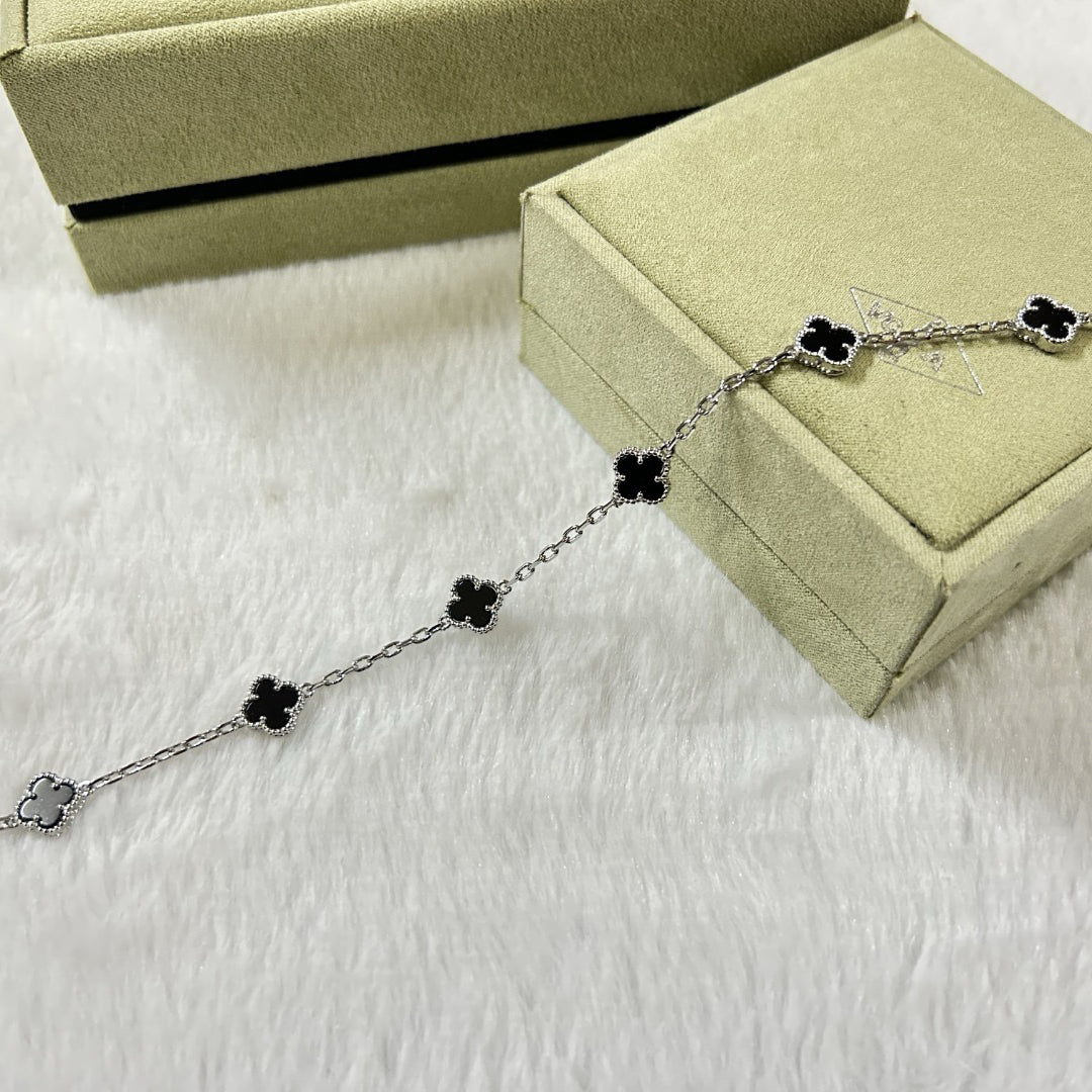 [Leaves]CLOVER 6 MOTIF  ONYXS BRACELET