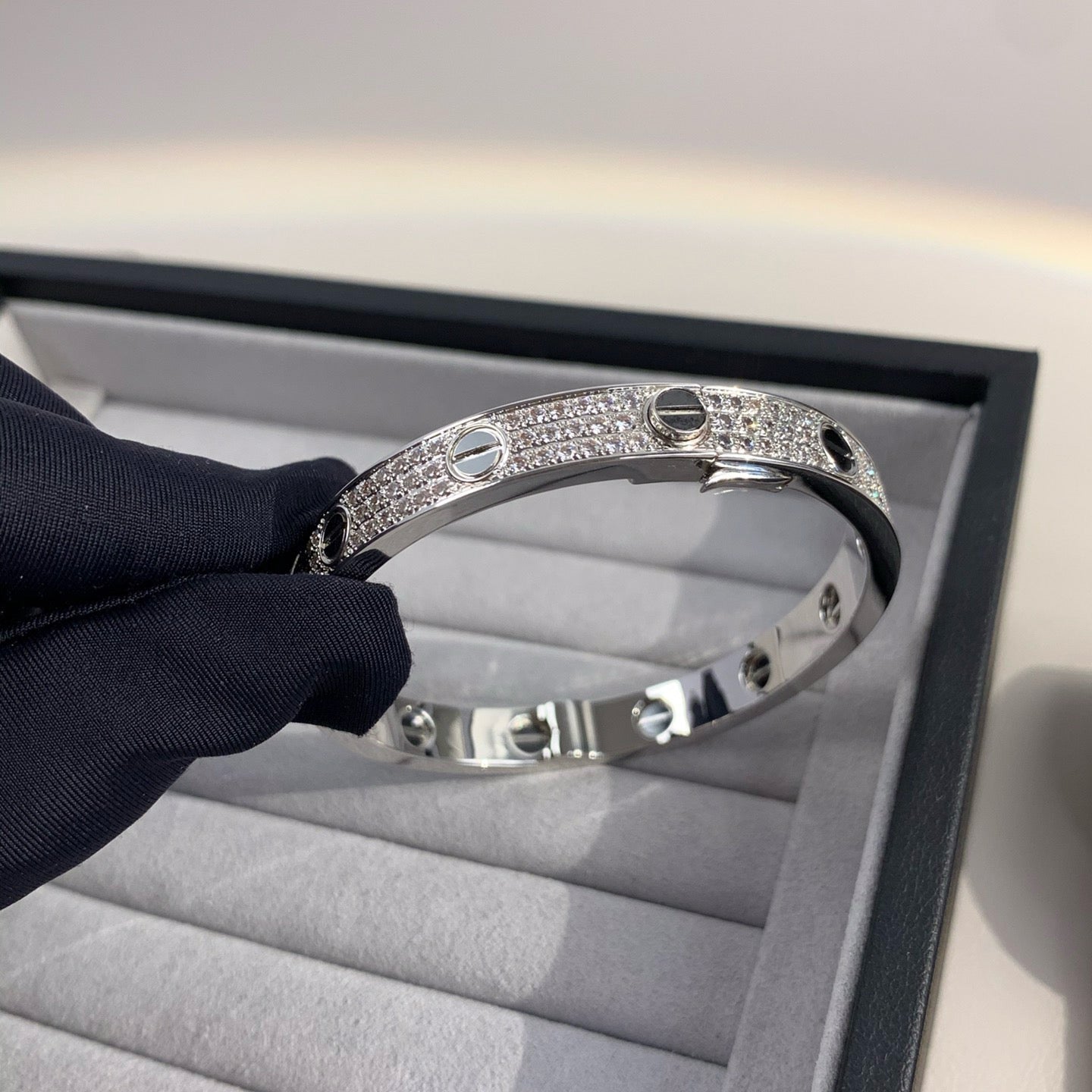 [Leaves]CLASSIC 6.1MM LOVE BANGLE - DIAMOND PAVÉ & BLACK CERAMIC