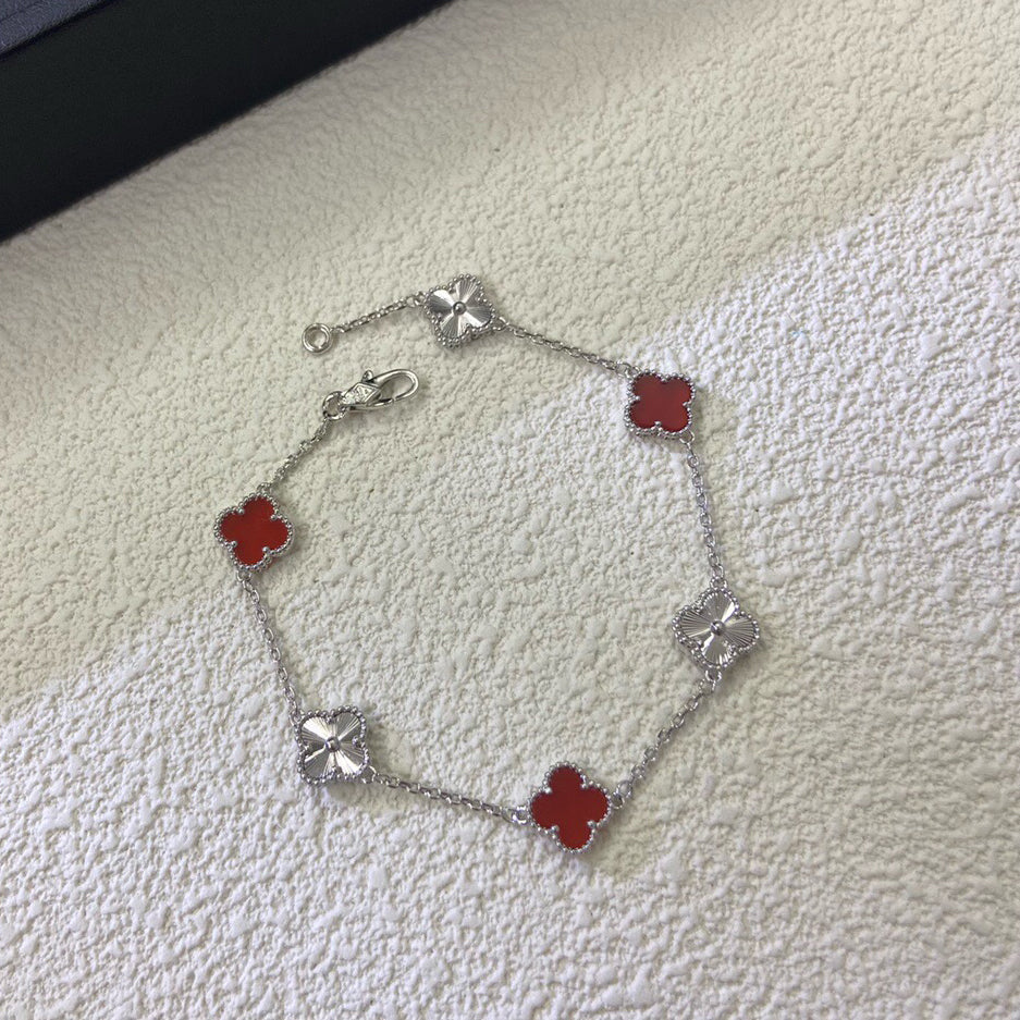[Leaves]CLOVER 6 MOTIF RED AGATE LASER BRACELET