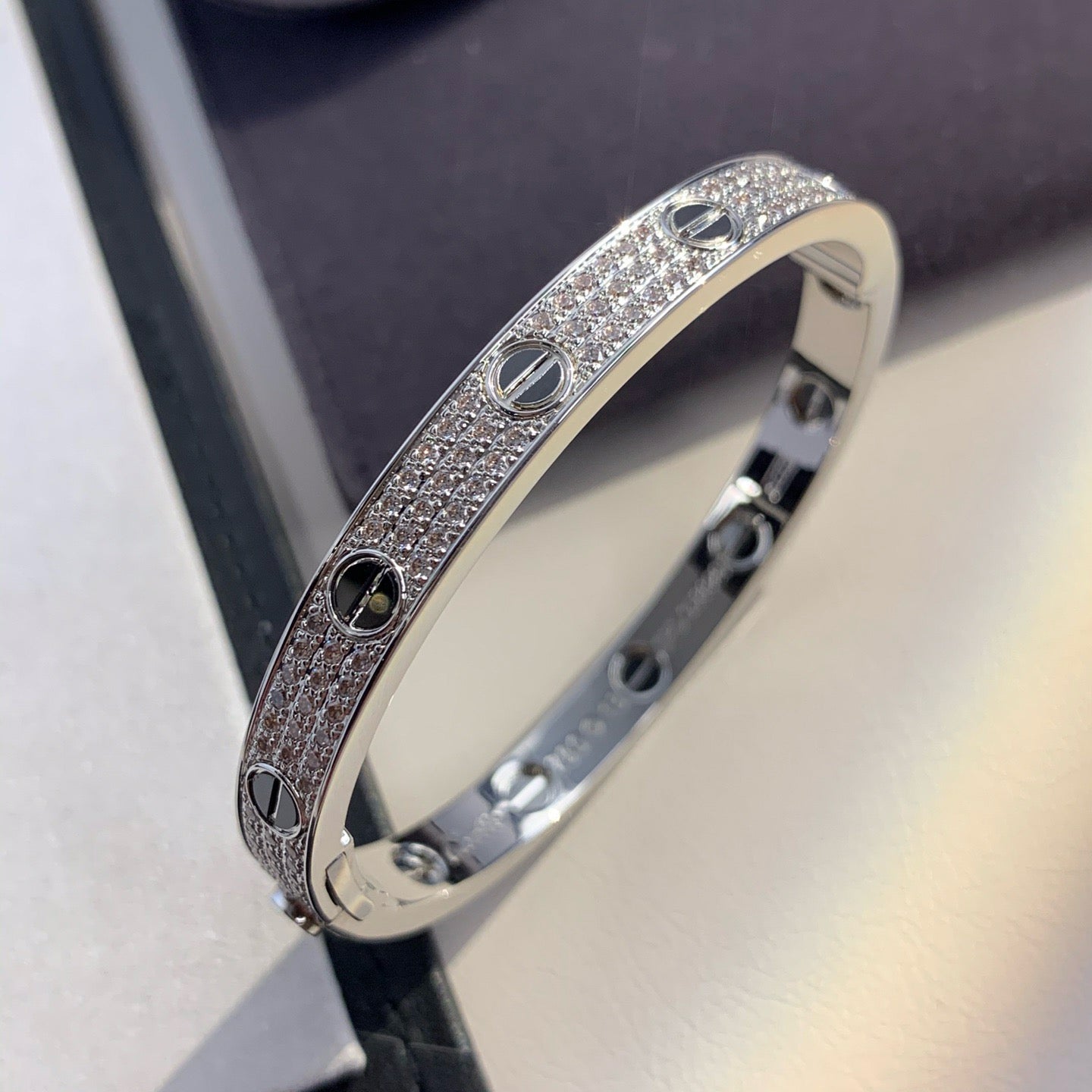 [Leaves]CLASSIC 6.1MM LOVE BANGLE - DIAMOND PAVÉ & BLACK CERAMIC
