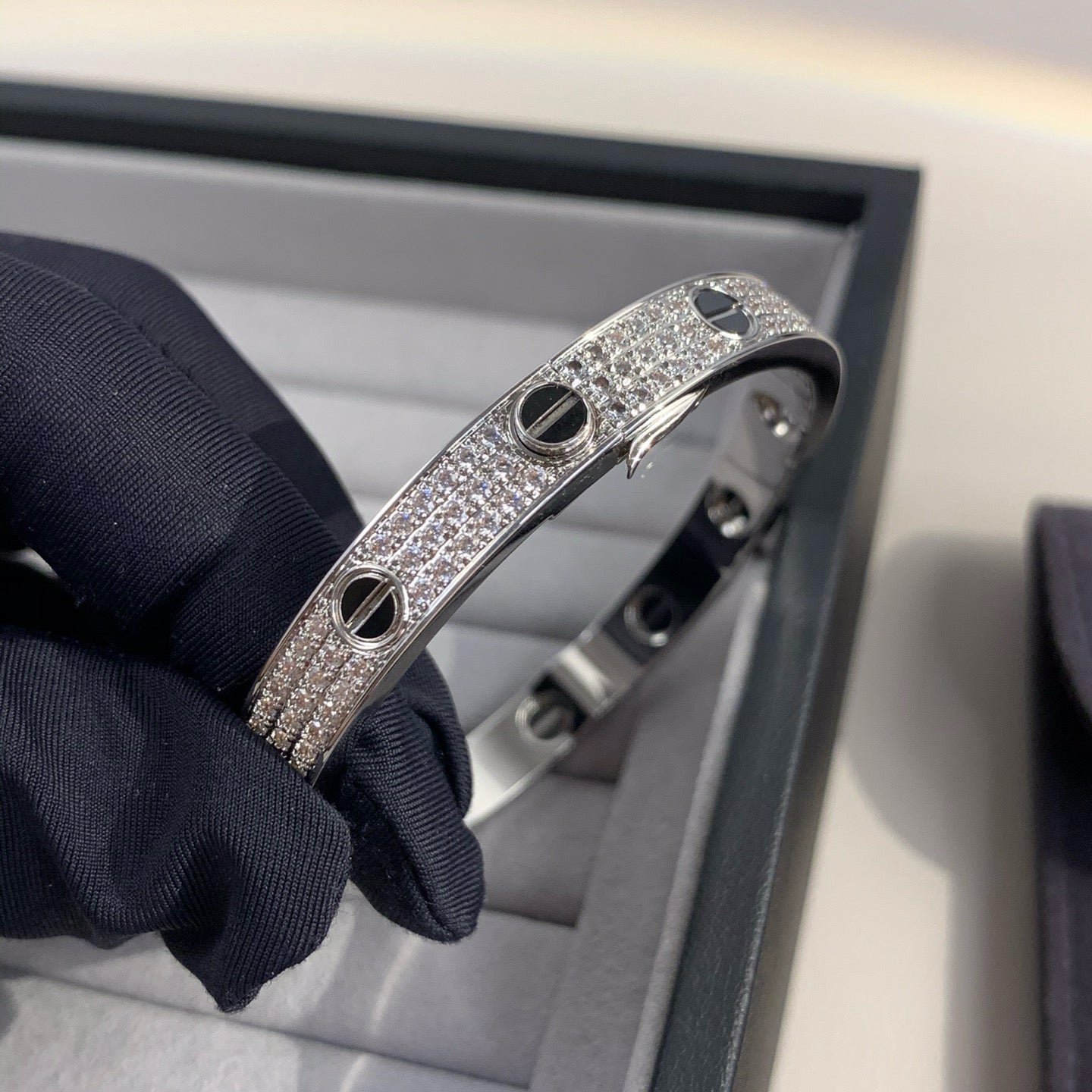 [Leaves]CLASSIC 6.1MM LOVE BANGLE - DIAMOND PAVÉ & BLACK CERAMIC