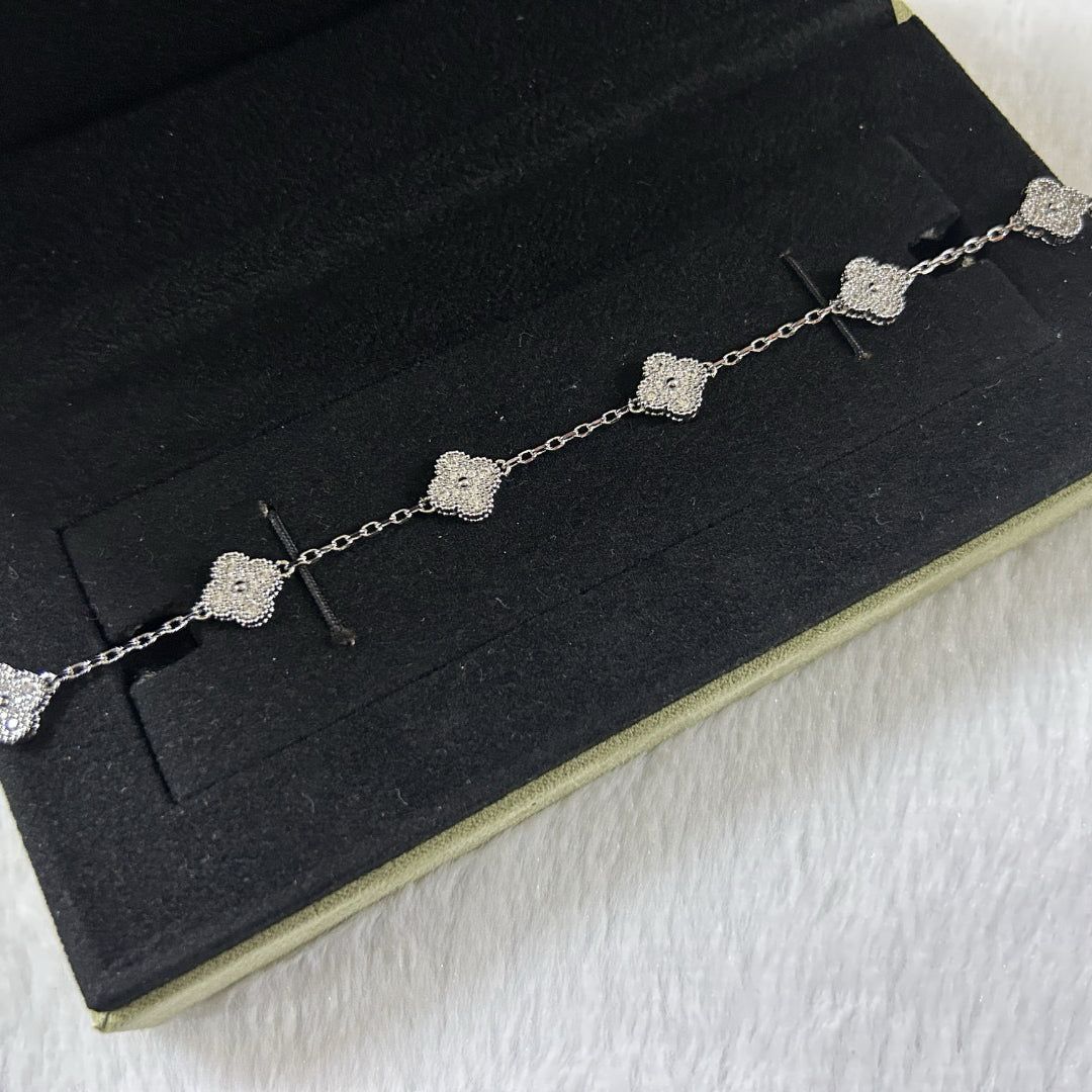 [Leaves]CLOVER 6 MOTIF DIAMOND BRACELET