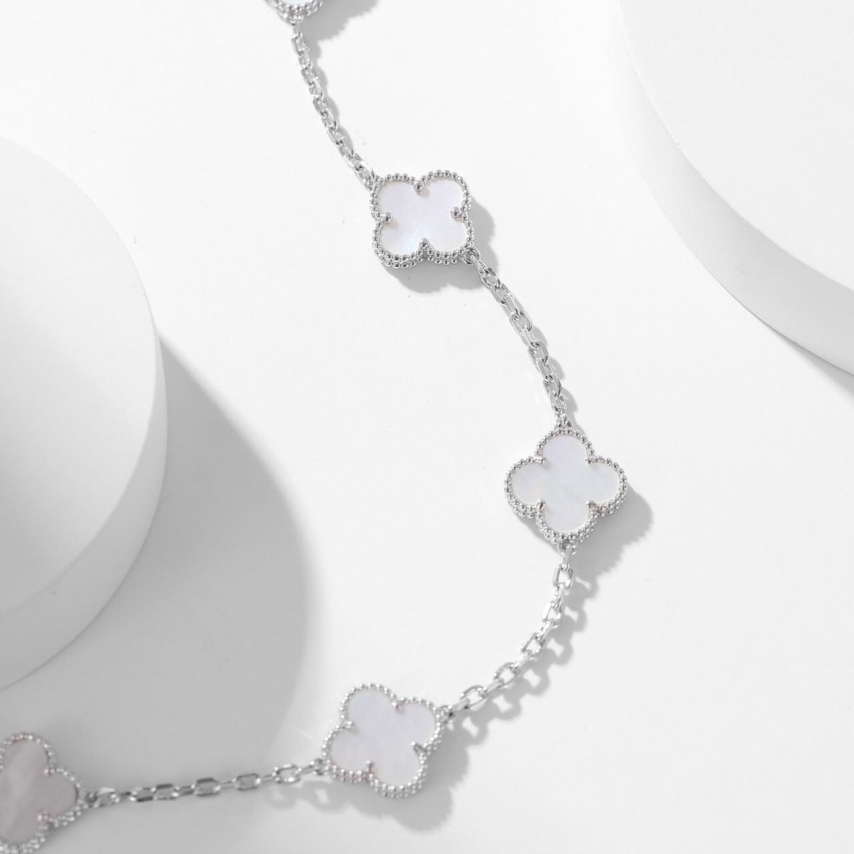 [Leaves]CLOVER 10 MOTIFS WHITE MOTHER OF PEARL NECKLACE